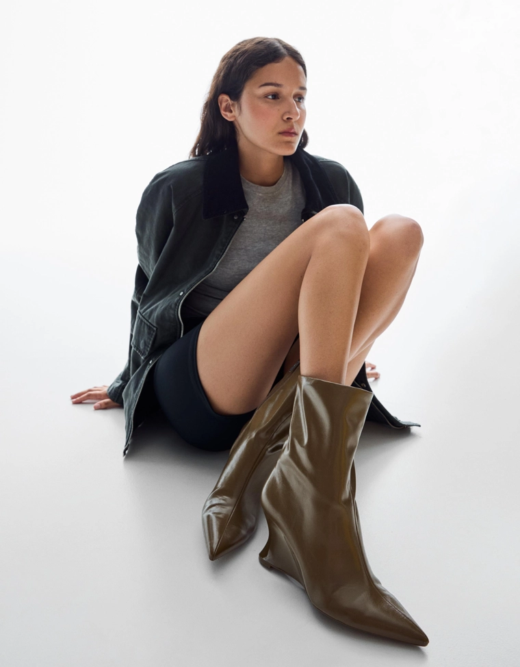 Ботильоны на танкетке