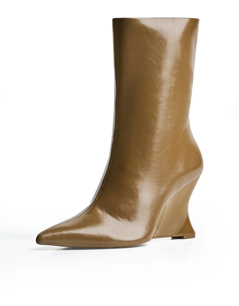 Ботильоны на танкетке