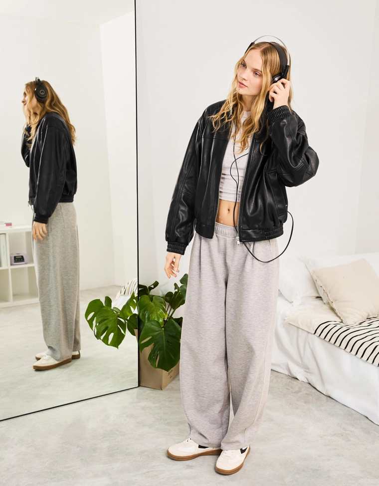 Куртка из искусственной кожи