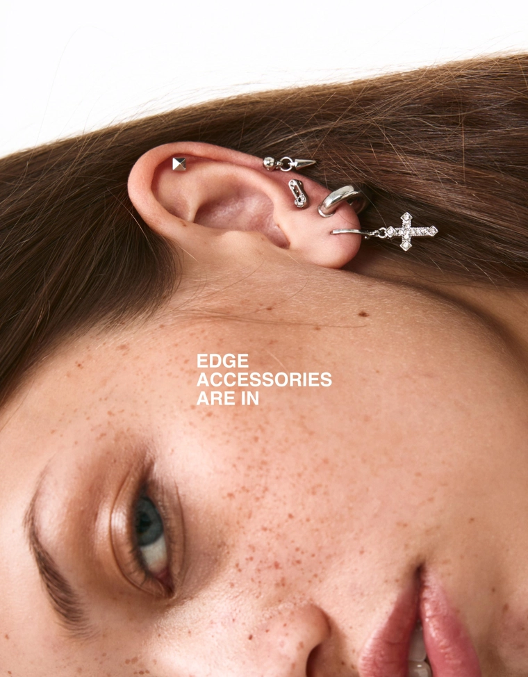 Набор из девяти пар серег