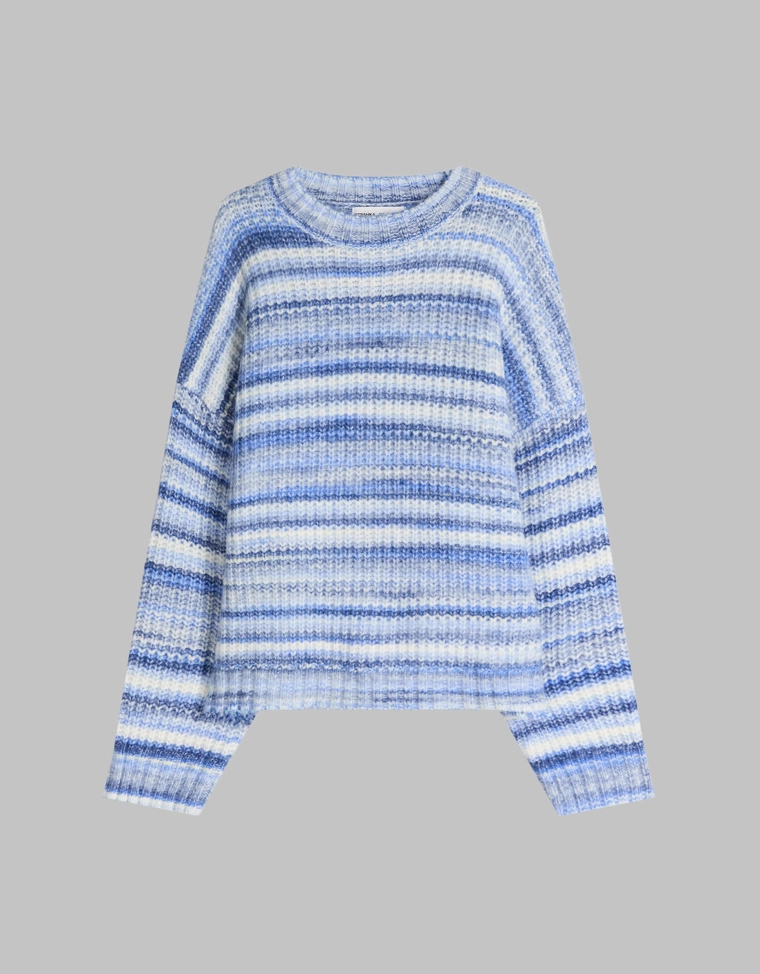 Свитер в полоску