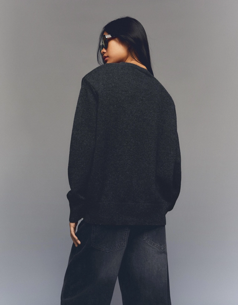 Джемпер с подплечниками