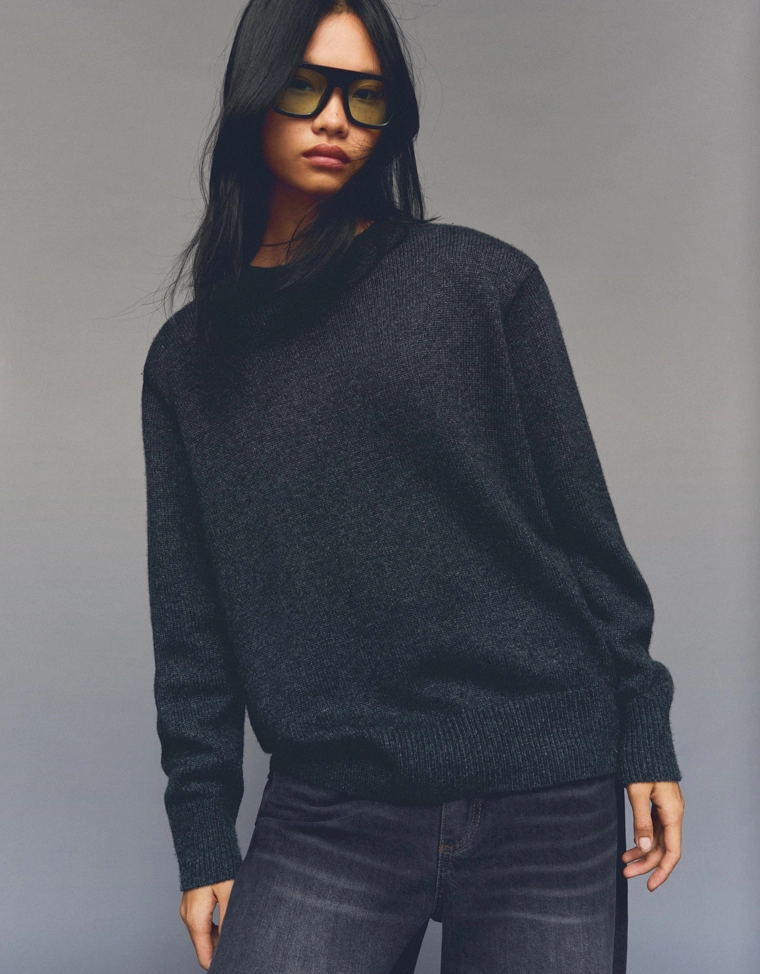 Джемпер с подплечниками