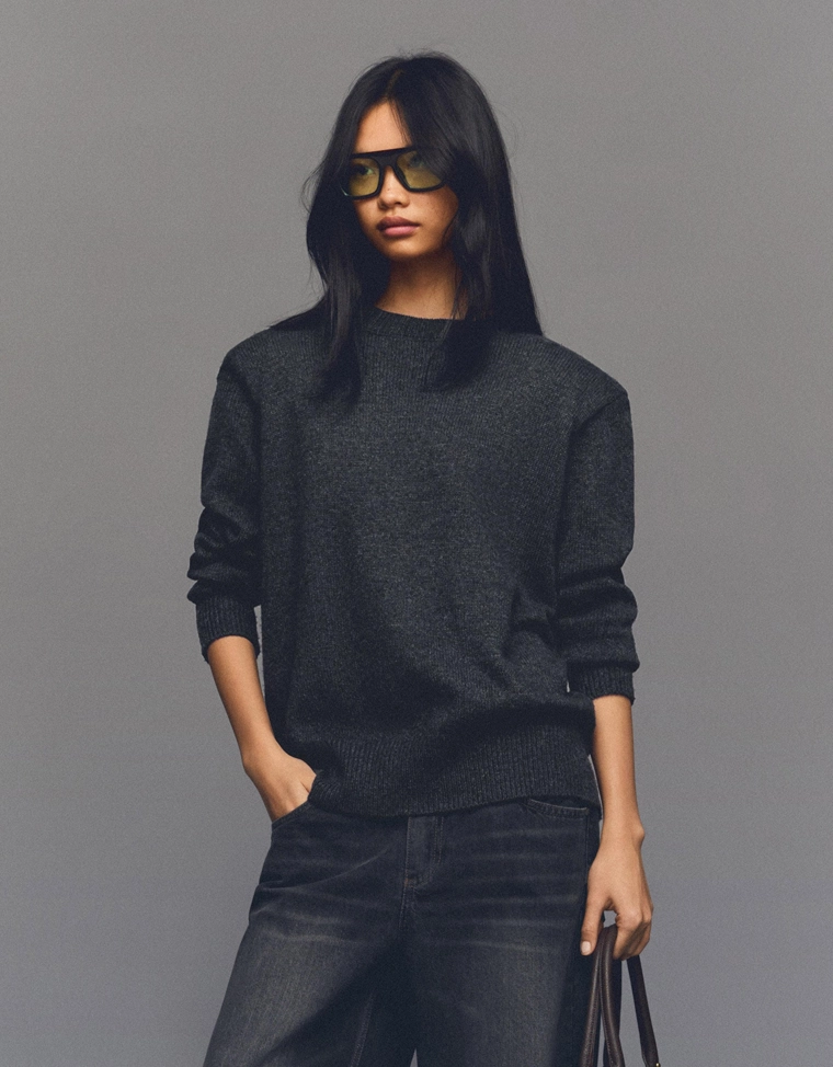 Джемпер с подплечниками