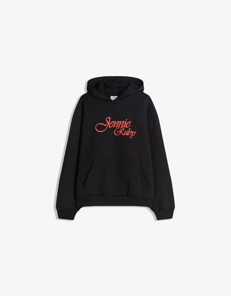 Bershka Худи jennie ruby с капюшоном и принтом - Цвет черный