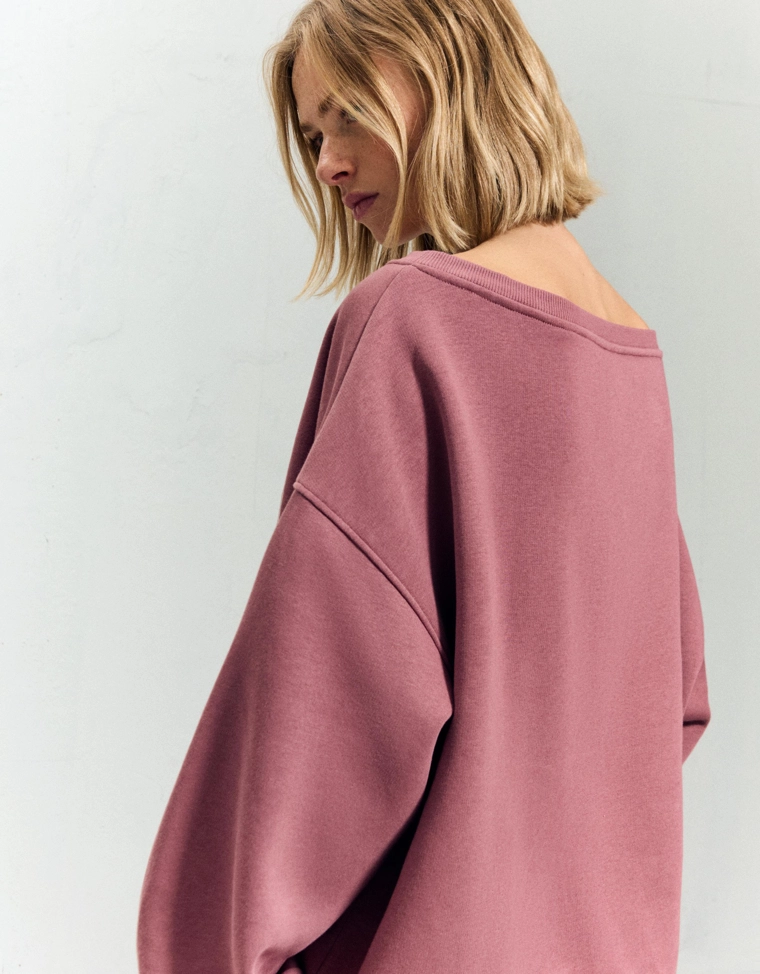 Толстовка с вырезом «лодочка» и принтом