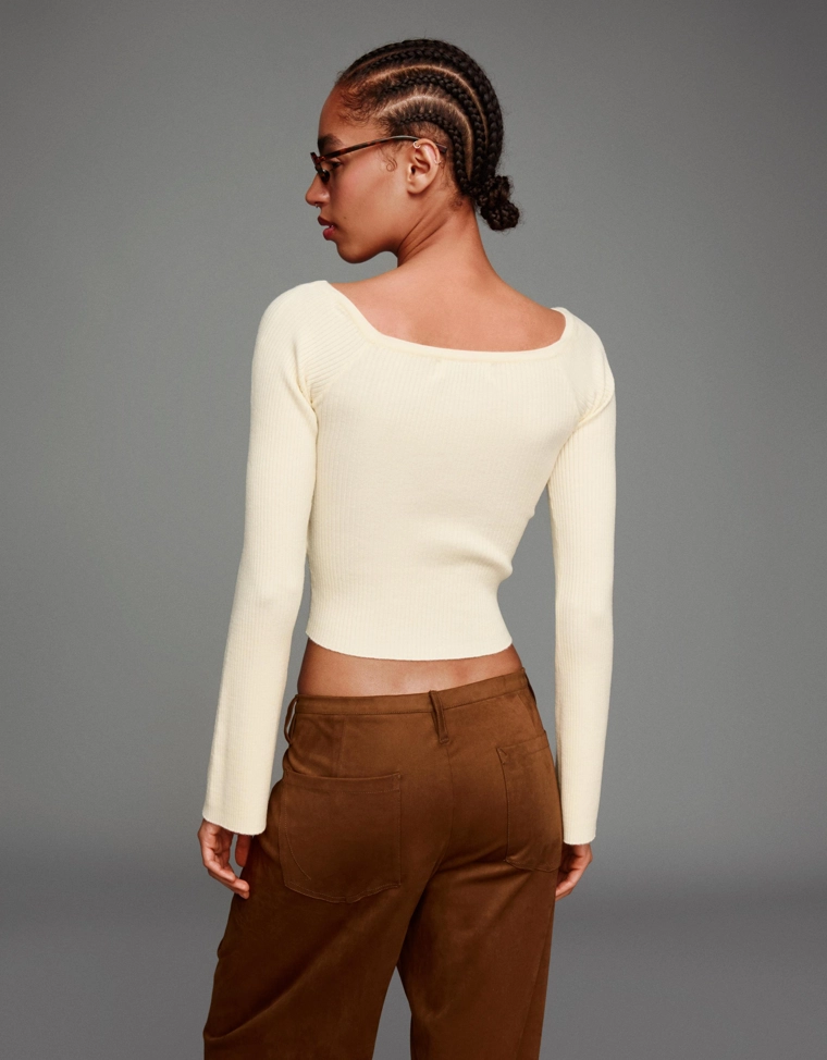 Свитер с завязкой