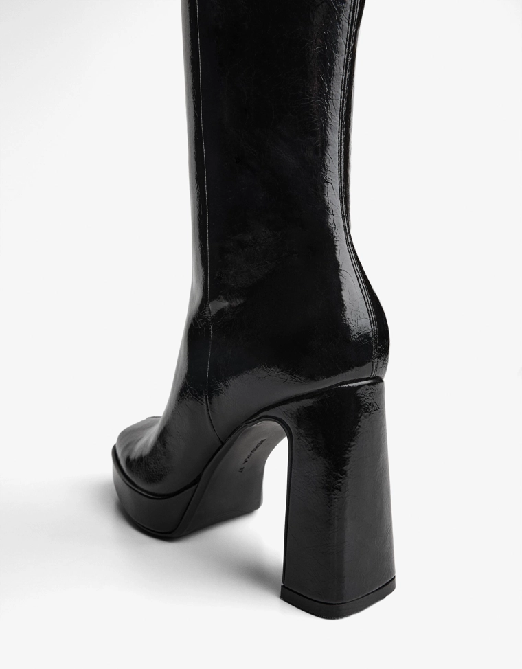 High-heel platform boots