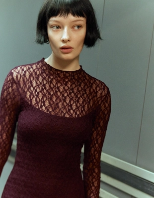 Кружевное платье миди с длинными рукавами- Заказать в России