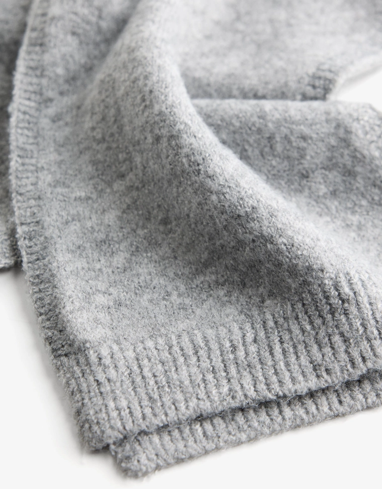 Вязаный шарф-капюшон