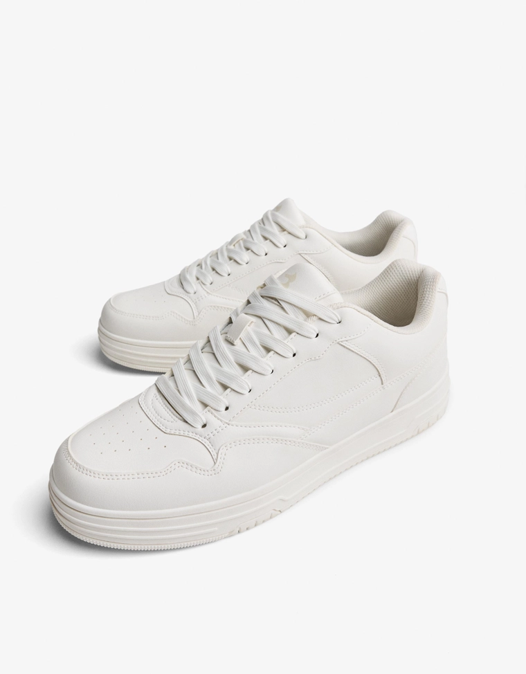 Базовые уличные кроссовки