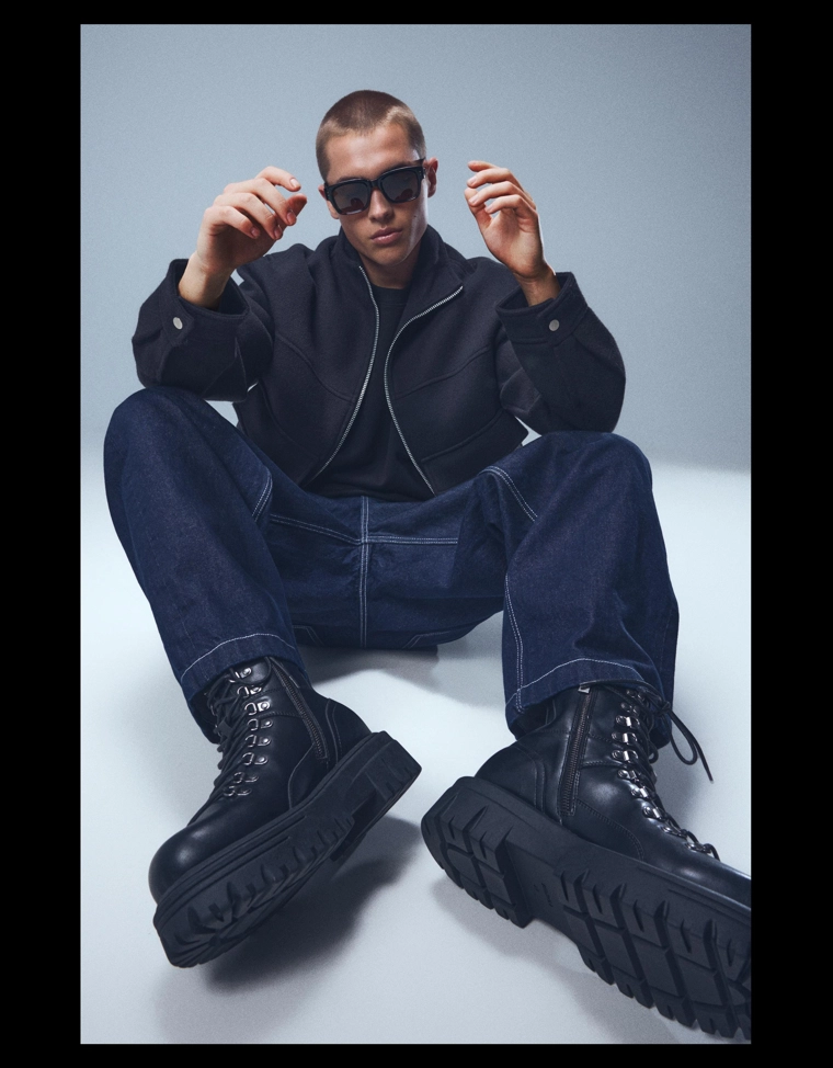 Ботинки с металлическими деталями