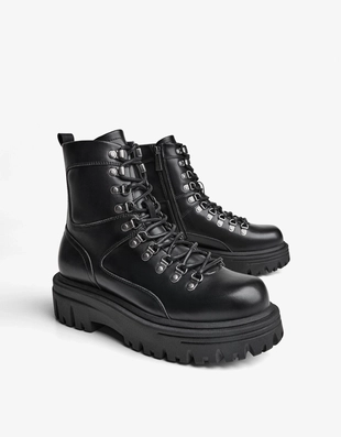 Ботинки с металлическими деталями- Заказать в России