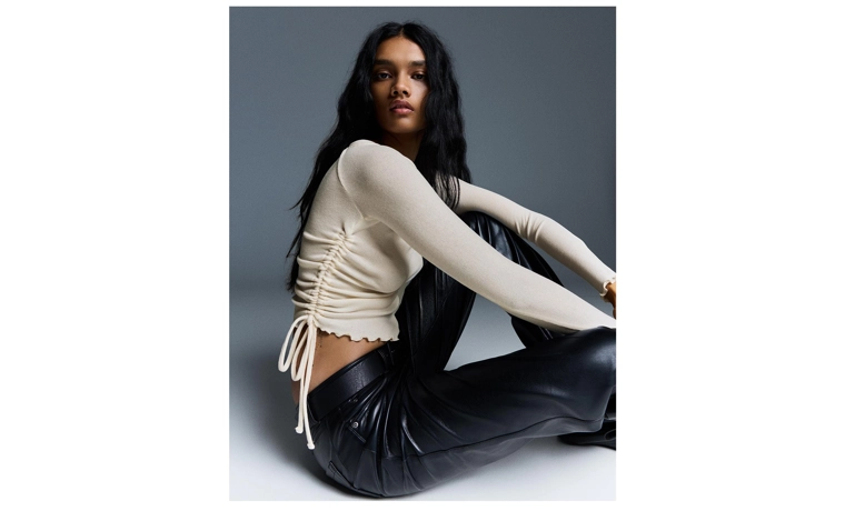 Футболка асимметричного кроя с длинными рукавами и сборками