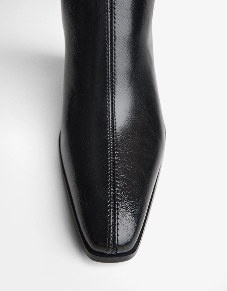 Block heel ankle boots