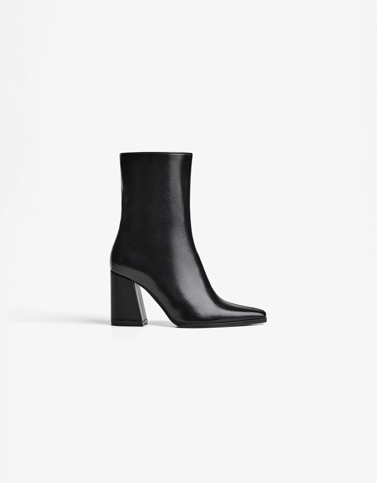 Block heel ankle boots