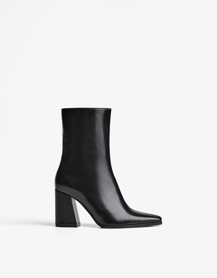 Block heel ankle boots