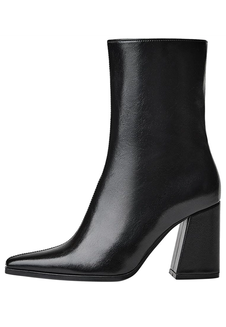 Block heel ankle boots