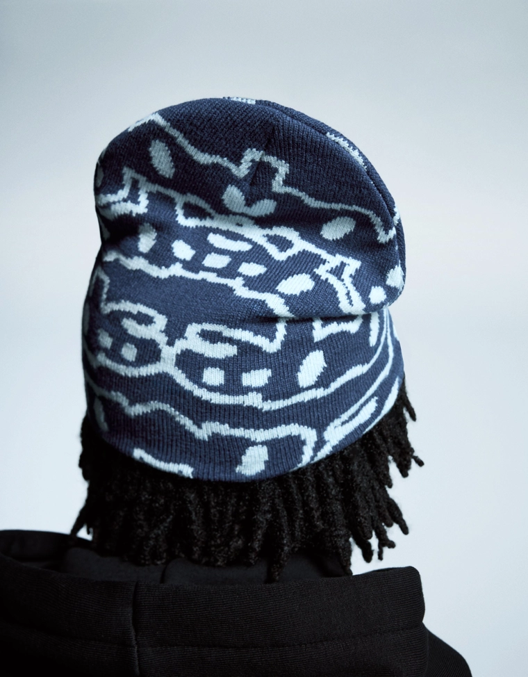 Шапка с принтом