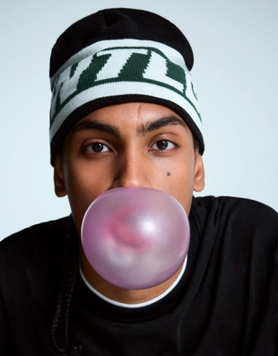 Шапка спортивная с принтом- Заказать в России