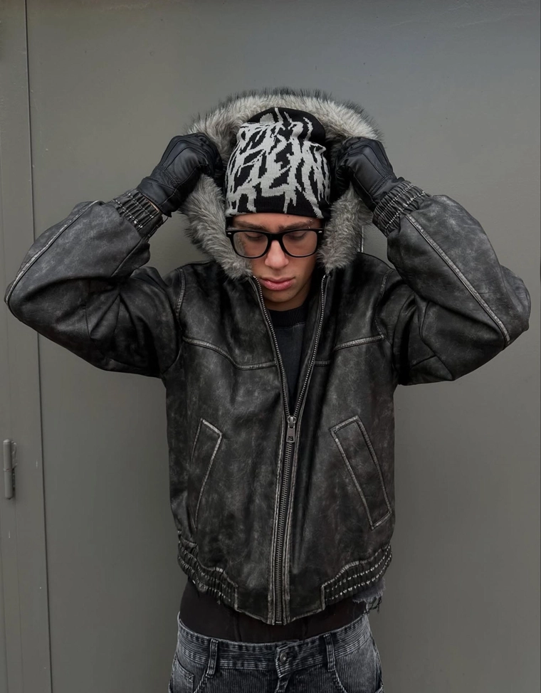 Куртка из искусственной кожи с капюшоном