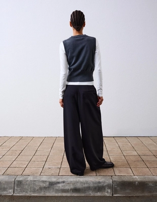 Трикотажный жилет на пуговицах- Заказать в России