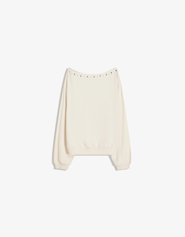 Свитер с заклепками