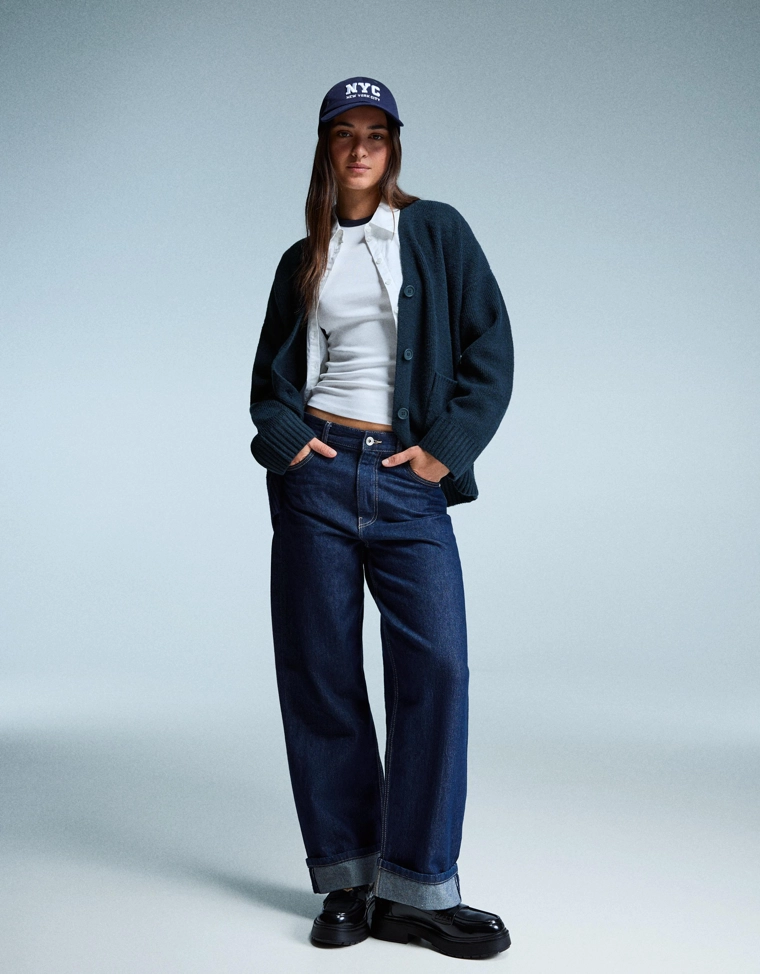 Кардиган на пуговицах с V-образным вырезом