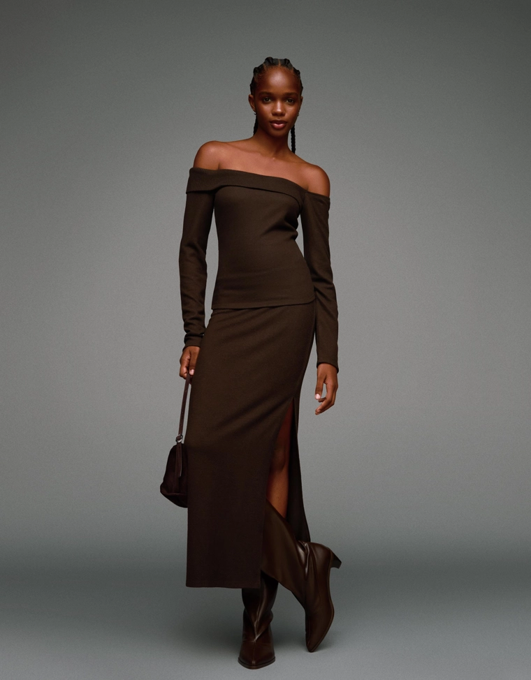 Мягкий асимметричный трикотажный джемпер