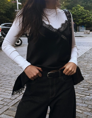 Топ из сатина на асимметричных бретелях- Заказать в России