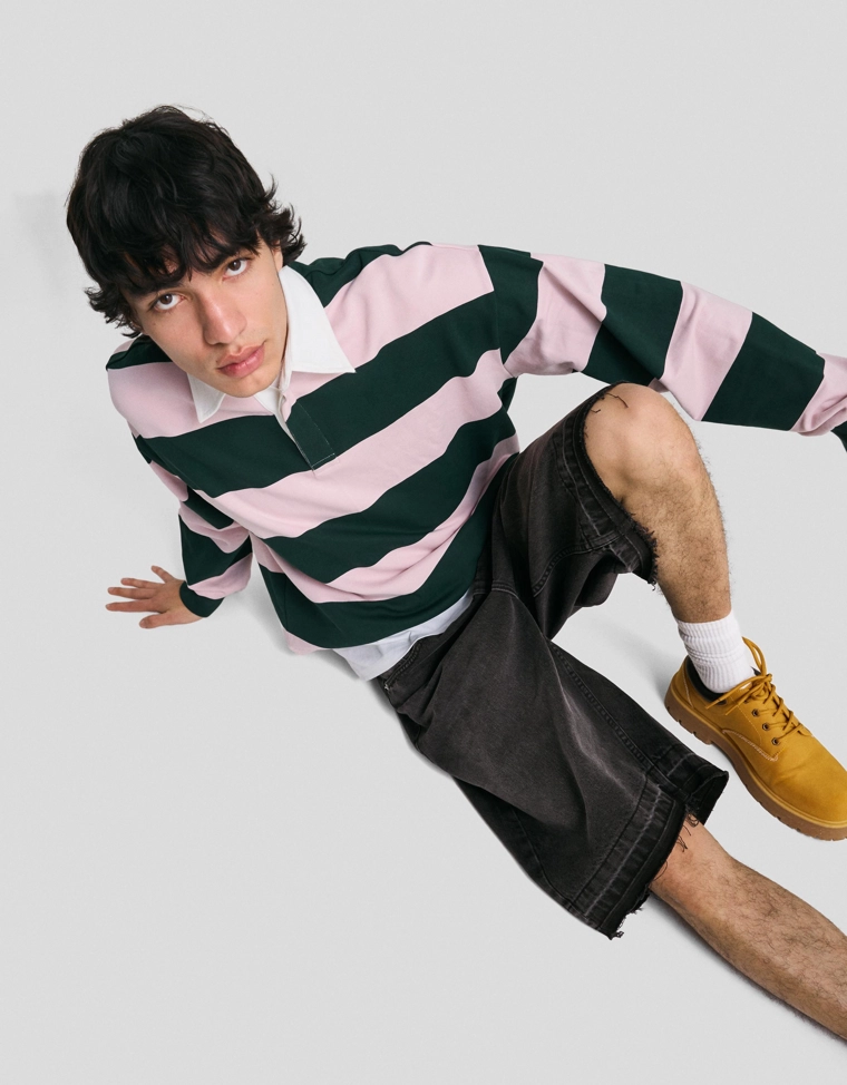 Шорты-бермуды свободного кроя