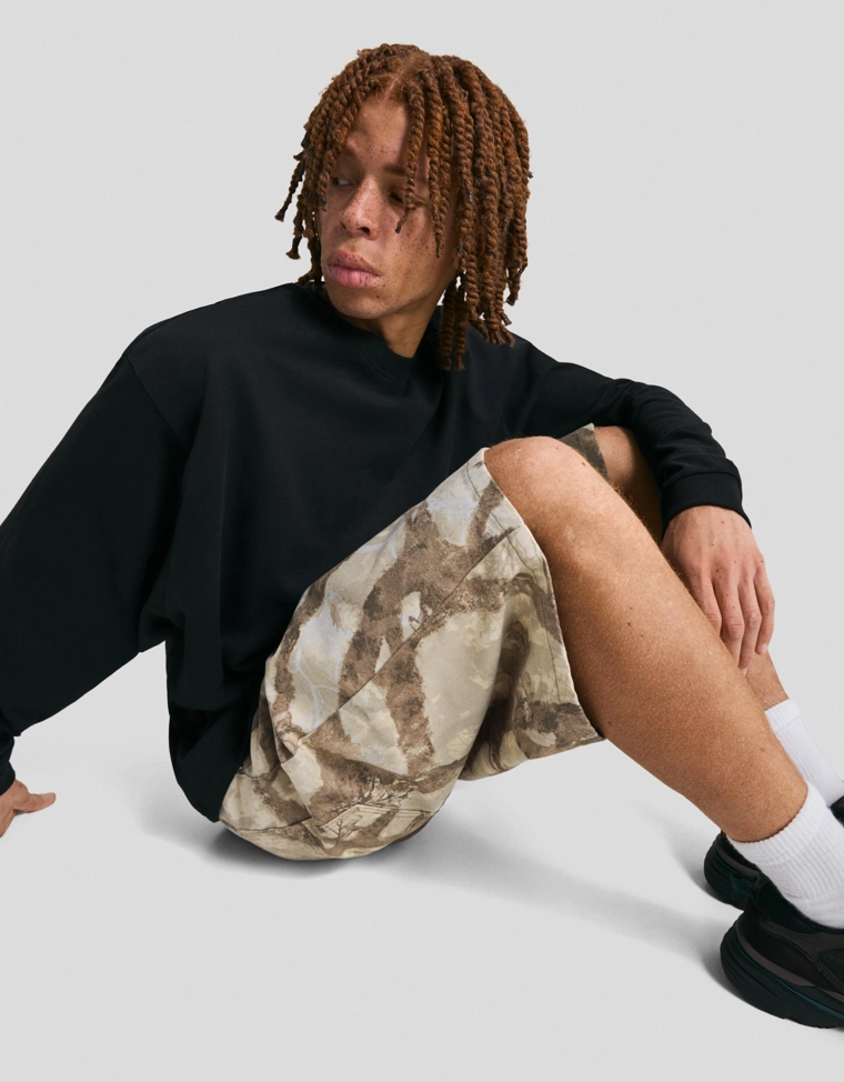 Шорты-бермуды свободного кроя с принтом