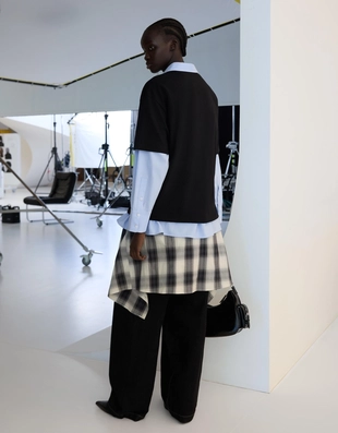 Футболка с коротким рукавом и драконом в цифровом фильтре- Заказать в России