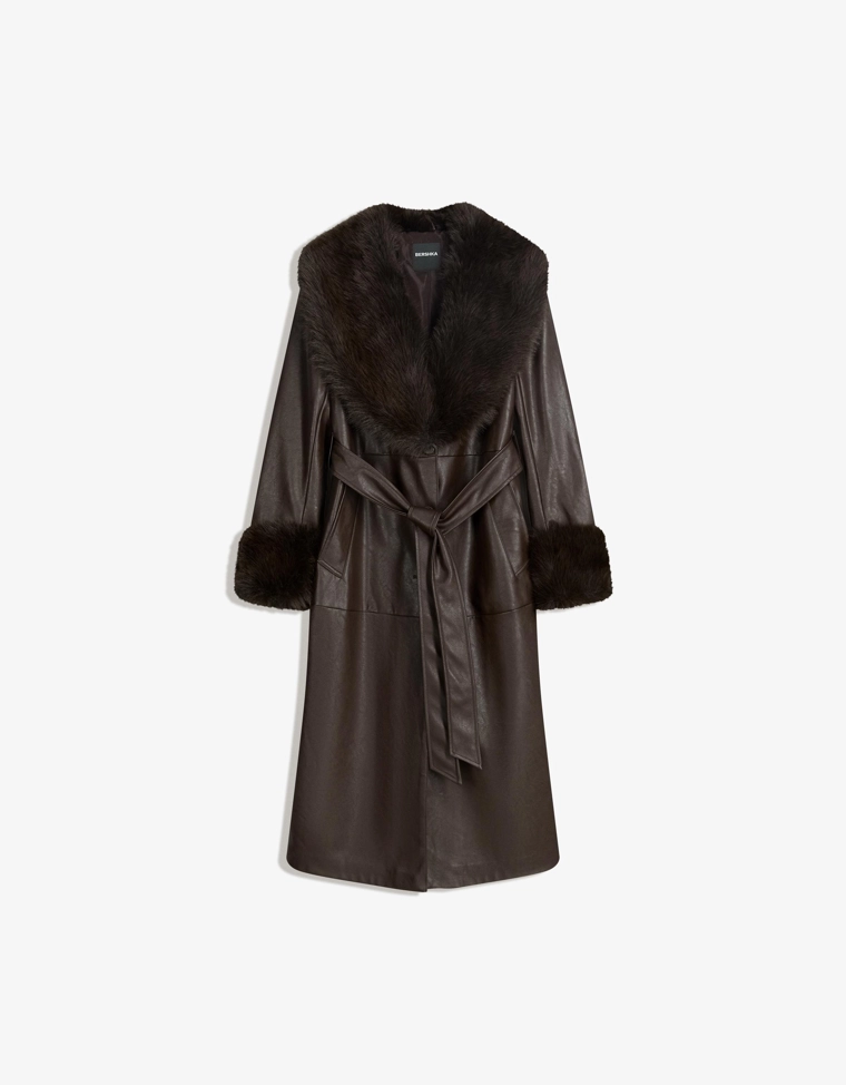 Пальто из искусственной кожи с отделкой из искусственного меха