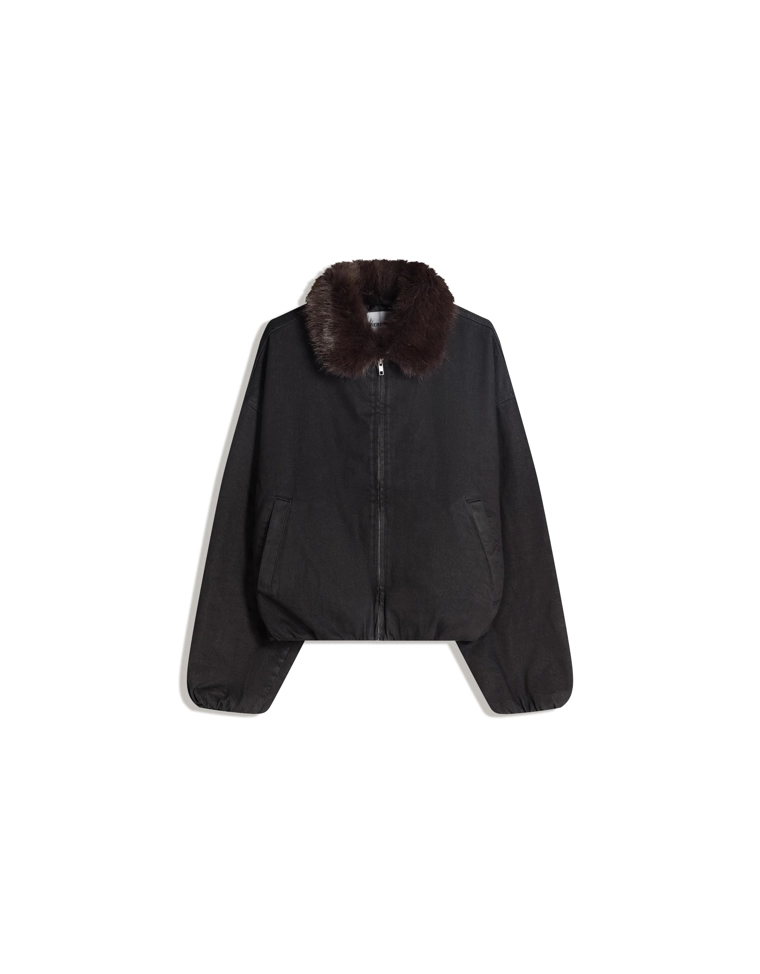 Джинсовая куртка с воротником из искусственного меха