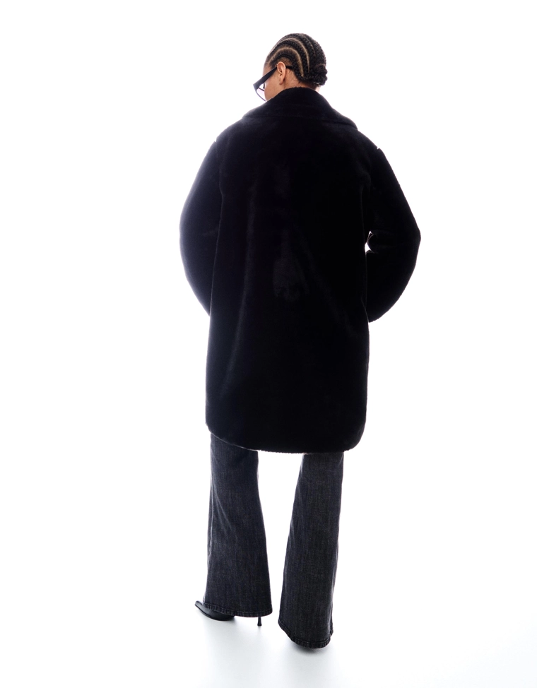 Пальто из искусственного меха