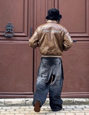 Джинсы очень свободного кроя- Заказать в России