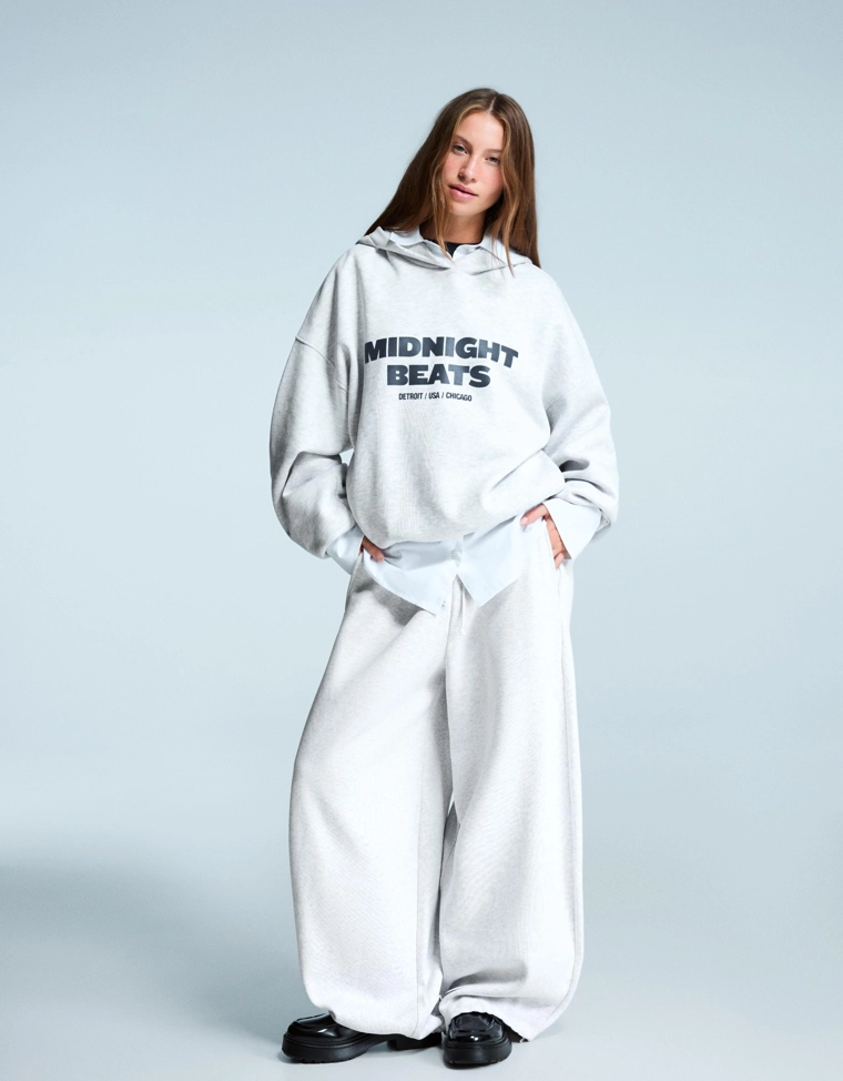 Худи оверсайз с капюшоном и принтом