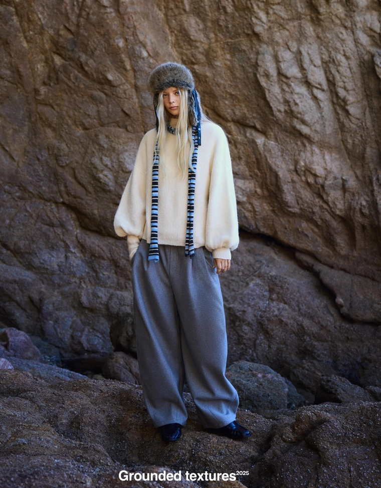 Свитер с объемными рукавами