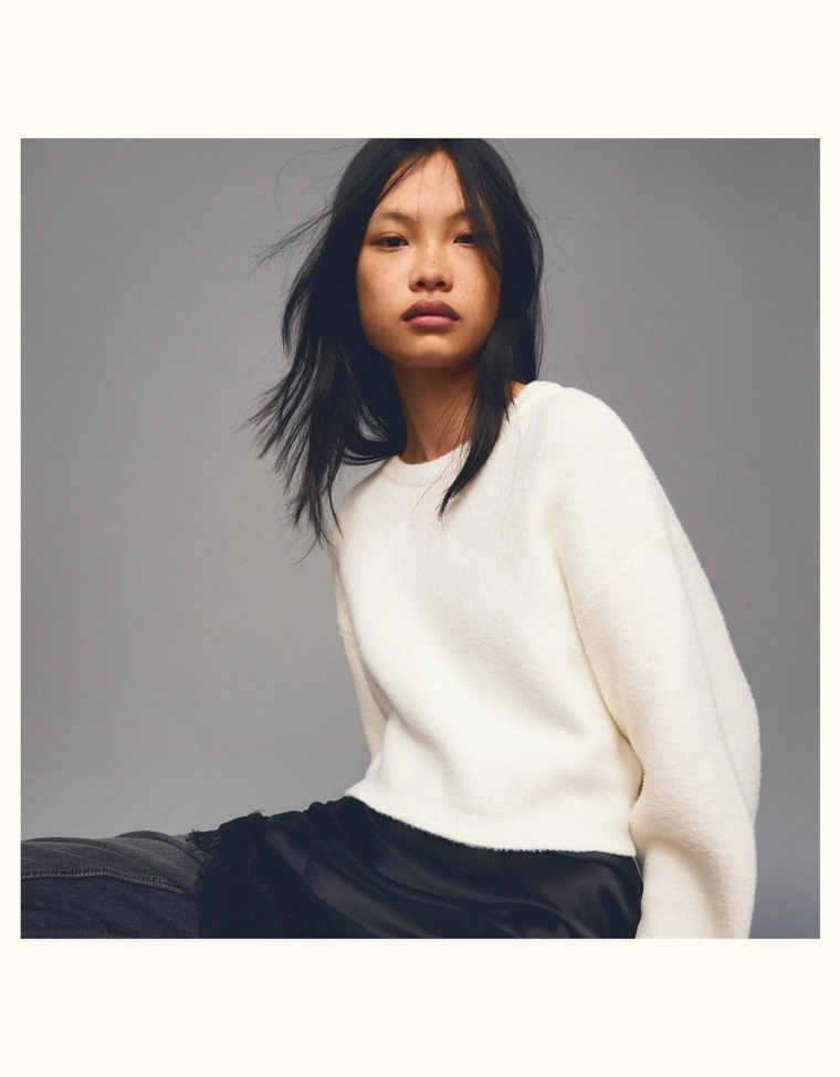 Укороченный свитер из искусственного меха