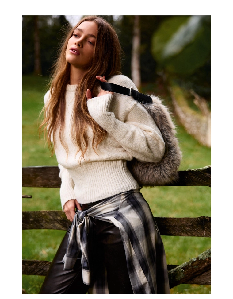 Свитер с объемными рукавами