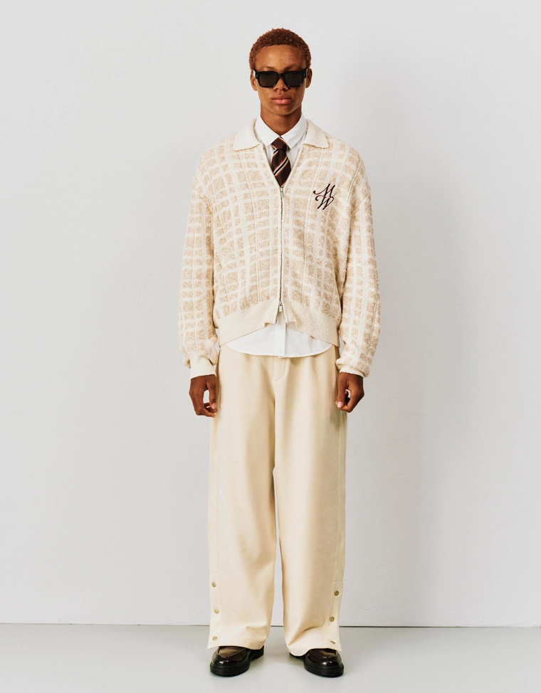 Куртка из ткани с рельефным узором и вышивкой