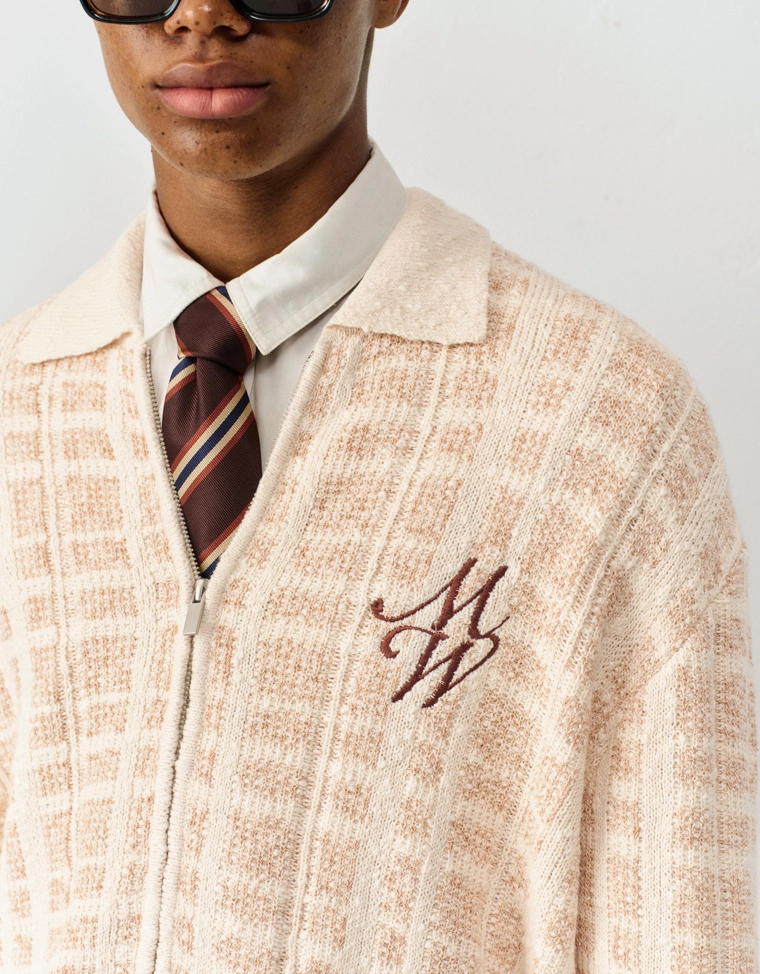 Куртка из ткани с рельефным узором и вышивкой