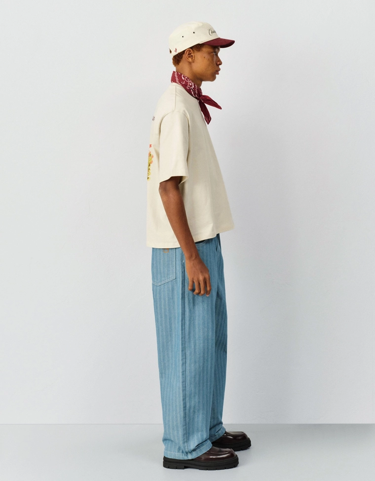 Футболка с короткими рукавами и вышивкой