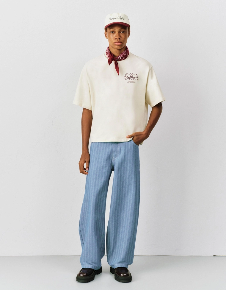 Футболка с короткими рукавами и вышивкой