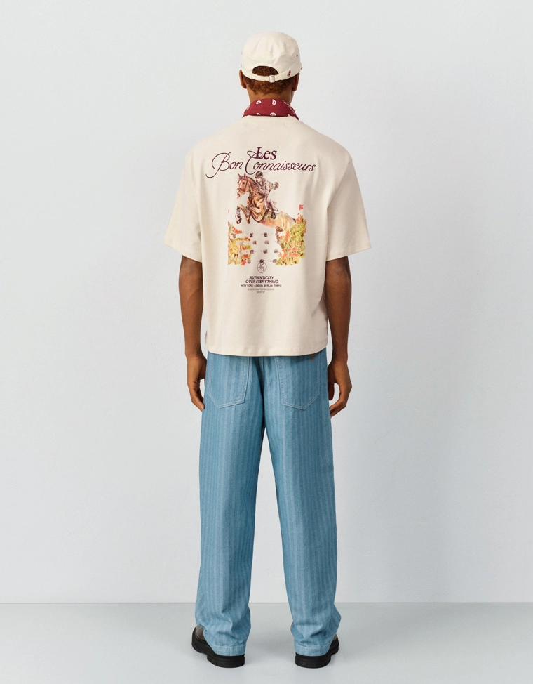 Футболка с короткими рукавами и вышивкой