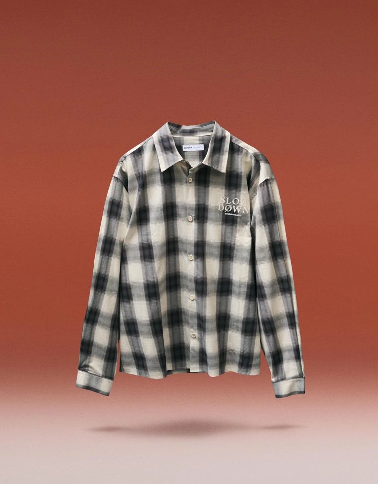 Рубашка в клетку с длинными рукавами и вышивкой