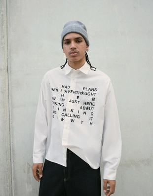 Рубашка объемного кроя с принтом- Заказать в России