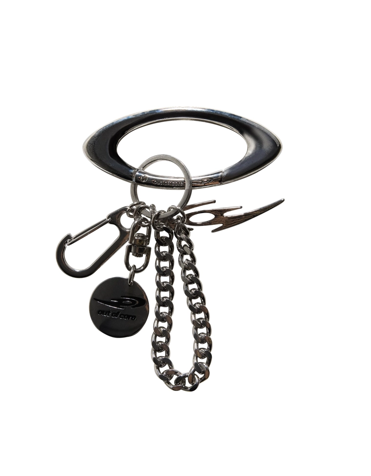 Брелок «Не в основном цвете»