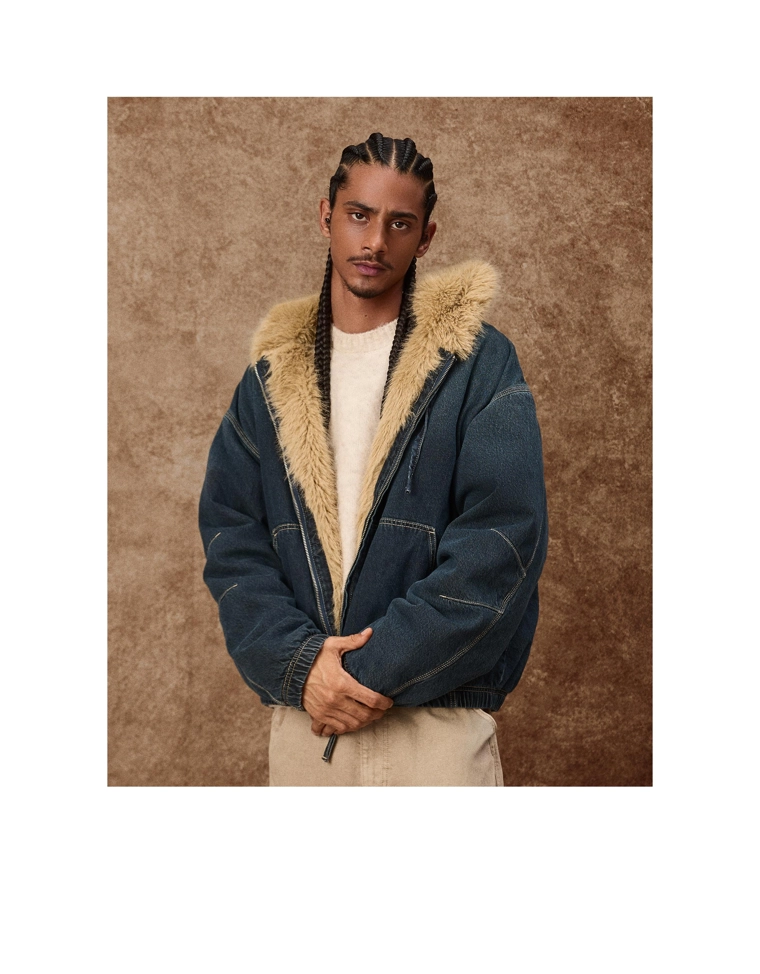 Джинсовая куртка с воротником из искусственного меха